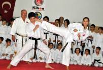 Aydın'da Karateci Gençler Müsabakalara Hazırlanıyor