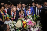 OSMAN BAĞDATLıOĞLU - 'Beş Çiçekli Altın Şehir' Ödülünü Alan Heyete Coşkulu Karşılama