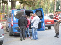 İzmir'de 50 Mülteci Yakalandı