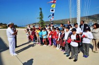 Minikler Foça'da Savaş Gemilerini Gezdi