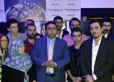 Sağ Sol Olaylarını Ve İhtilali Anlatan Kafes, Bursalılarla Buluştu