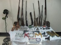 SİLAH TİCARETİ - Çorum Polisinden Silah Operasyonu