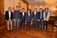 KOCAELİ VALİSİ - Genç Kişisel Gelişim Kulübü Yönetimi Vali Güzeloğlu'nu Ziyaret Etti
