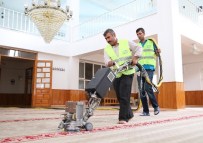 TEMİZLİK ARACI - Haliliye Belediyesi Camilere Özel Önem Veriyor