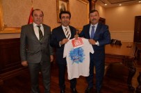 ÖMER KARAMAN - Vali Güzeloğlu Darıca Kaymakamı Ve Belediye Başkanını Ağırladı