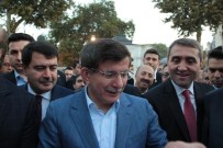 Başbakan Davutoğlu Eyüp Sultan'da Sabah Namazı Kıldı