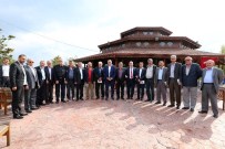 Başkan Zeki Toçoğlu Karapürçek'te Bulunan Muhtarlarla Bir Araya Geldi Haberi