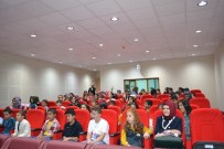 Çocuk evlerinde kalan çocuklar tiyatro gösterisiyle eğlendi