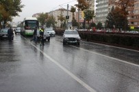 Kayseri'de iki ayrı trafik kazasında 12 kişi yaralandı