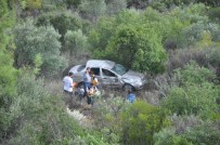 Otomobil 60 Metrelik Uçuruma Düştü Açıklaması 5 Yaralı