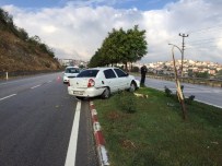 SİVİL POLİS - Sivil Polis Otomobili Kaza Yaptı
