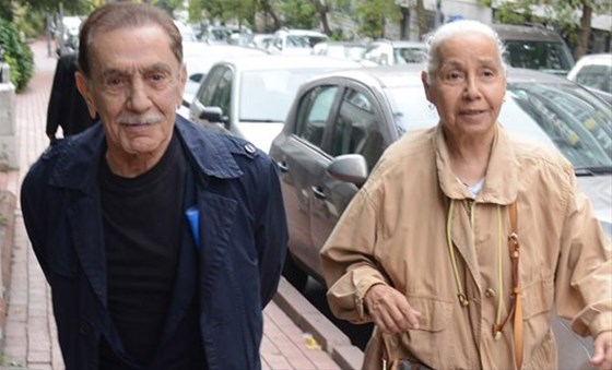 Eşiyle 30 yıl sonra ilk kez görüntülendi!