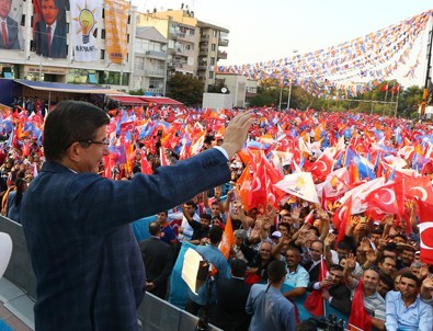 Davutoğlu: HDP terör örgütüyle selfie çekmekten vazgeçsin