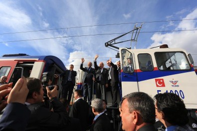 'E1000 Yerli Elektrikli Lokomotif' Tanıtıldı