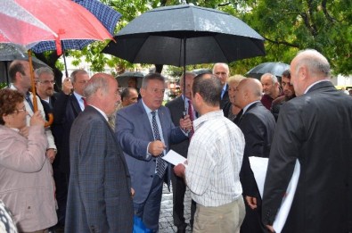 Pekşen, Digitürk'e Tepki Gösterdi