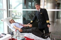 ALI ULUTAŞ - Pilot Ve Hosteslerden Örnek Davranış