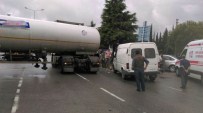 Tanker İle Minibüs Çarpıştı Açıklaması 1 Yaralı