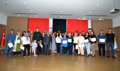 Çiğli'de 412 Kursiyer Sertifikalarına Kavuştu