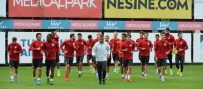 SABRİ SARIOĞLU - Galatasaray'ın Panthrakikos Maçı Kadrosu Belli Oldu