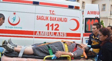 Kazada Yaralanan Küçük Kız Hastaneye Kucağında Oyuncağıyla Getirildi