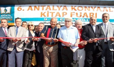 Konyaaltı Kitap Fuarı Kapılarını Açtı