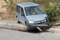 POLİS ARACI - Niğde'de Polis Ekipleri Kaza Yaptı Açıklaması 2 Yaralı