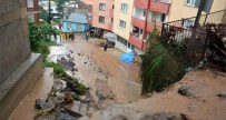 İŞ MAKİNASI - Sokaklar Dereye Döndü, Toprak Sel Oldu Aktı!