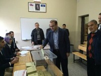AK Parti Milletvekili Özhan, Eğitim Gördüğü Okulda Oyunu Kullandı