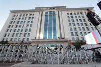 BALKON KONUŞMASI - Başbakan Davutoğlu Balkon Konuşması Yapacak