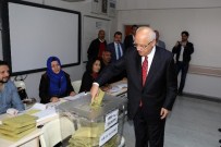 NAMUSLU - Başkan Yaşar Oyunu Kullandı