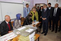 TANER YILDIZ - Eski Enerji Ve Tabii Kaynaklar Bakanı Yıldız Oyunu Kullandı