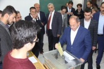 RECEP AKDAĞ - Eski Sağlık Bakanı Recep Akdağ Oyunu Annesi İle Beraber Kullandı