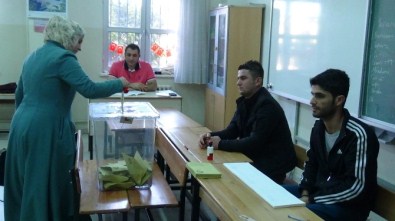 Şanlıurfa'da Oy Verme İşlemi Başladı