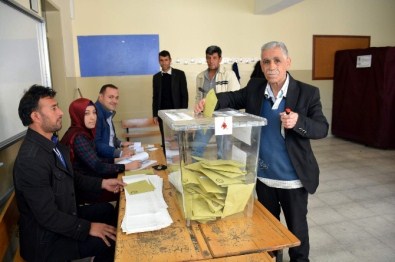 Siverek'te Oy Kullanma İşlemi Başladı