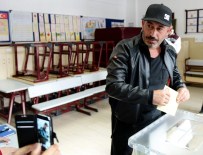 İBRAHİM KUTLUAY - Ünlü Komedyen Cem Yılmaz Oy Kullandı