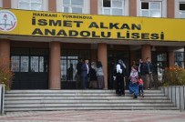 Yüksekova'da seçmene PKK engeli