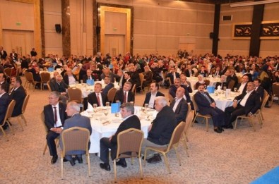 AK Parti Konya Ailesi Yemekte Bir Araya Geldi