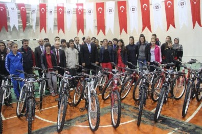Elazığ'da Sağlıklı Yaşam İçin Bisiklet Dağıtıldı