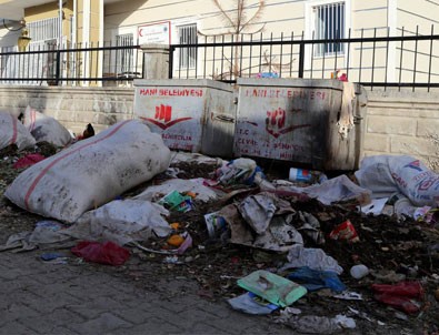 'HDP'ye oy vermediğimiz için çöplerimiz toplanmıyor'