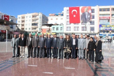 Kilis'te Add Ve CHP Alternatif Çelenk Sunma Töreni