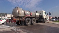 D 100 KARAYOLU - Körfez'de Tanker Yangını Korkuttu