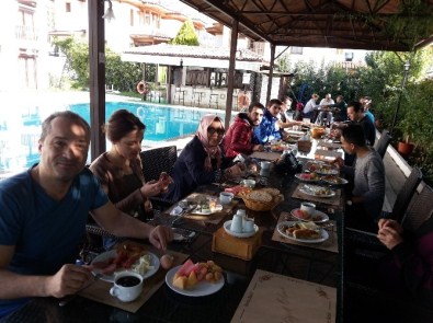 Manisalı Gazeteciler Akyaka'ya Hayran Kaldı