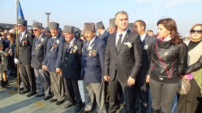 Mustafa Kemal Atatürk, İzmir'de Anıldı