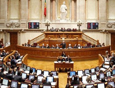 Portekiz'de 10 günlük hükümet düştü
