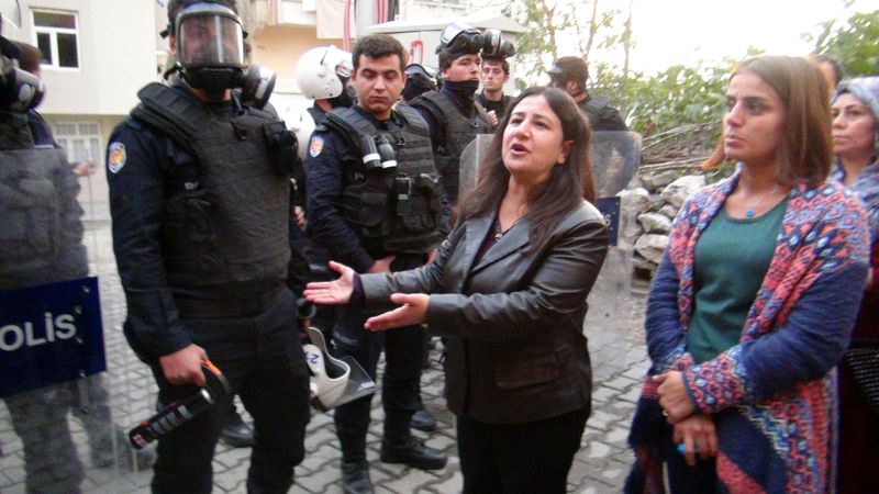 HDP'li vekillerden Silvan provokasyonu