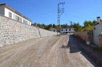 Koyulhisar'da Yollarda Genişletme Çalışmaları Yapılıyor