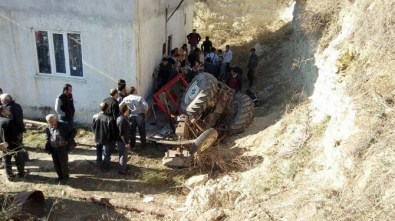 Traktör Devrildi Açıklaması 1 Ölü, 2 Yaralı