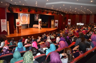 İmam Hatiplilere Sporda Ahlak Ve Kötü Alışkanlıklardan Korunma Konferansı