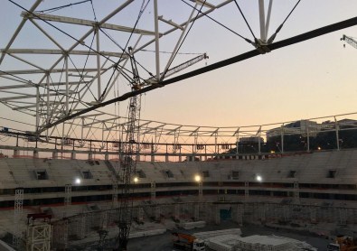 Vodafone Arena'da Çatı Kaldırma İşlemi Tamamlandı