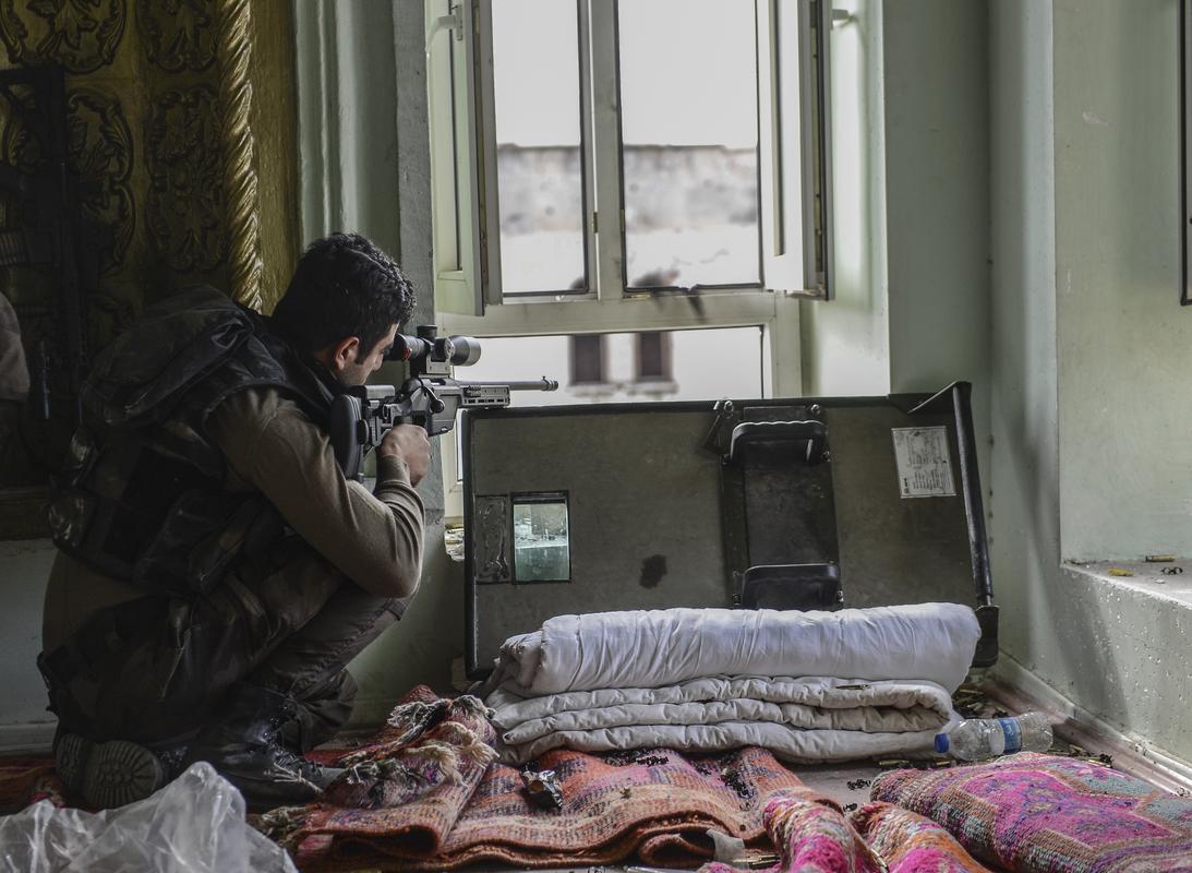 Diyarbakır Silvan'da operasyonlar sürüyor